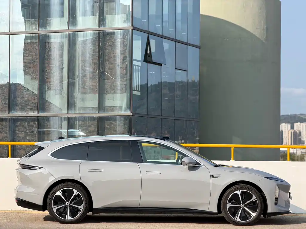 NIO NIO ET5T 2025 75kWh Touring 2026 - thumbnail 9