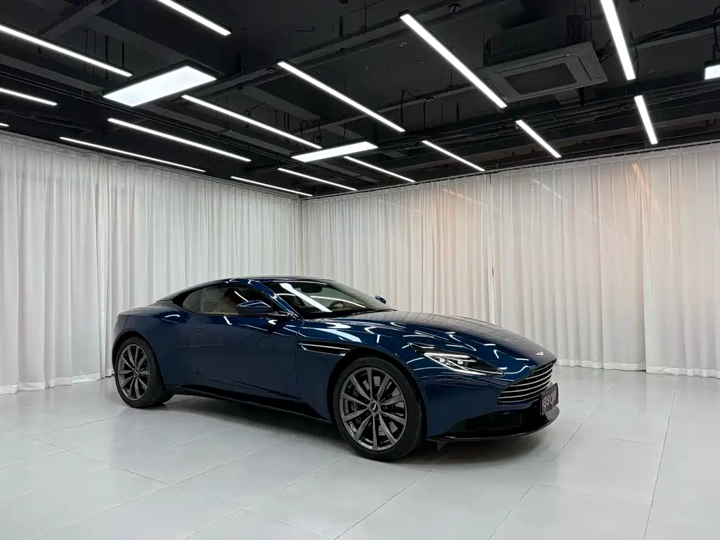 Aston Martin Aston Martin DB11 2017 4.0T V8 2018 - thumbnail 4
