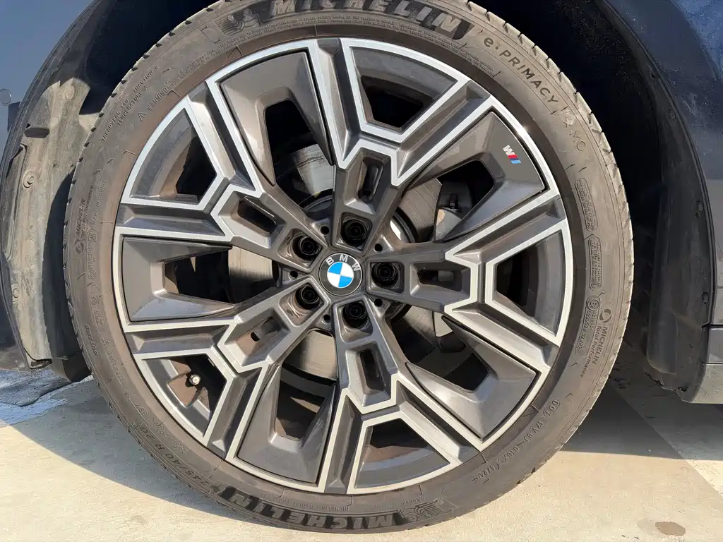 BMW BMW 5 Series 2025 530Li Premium M Sport Package 2025 - thumbnail 15