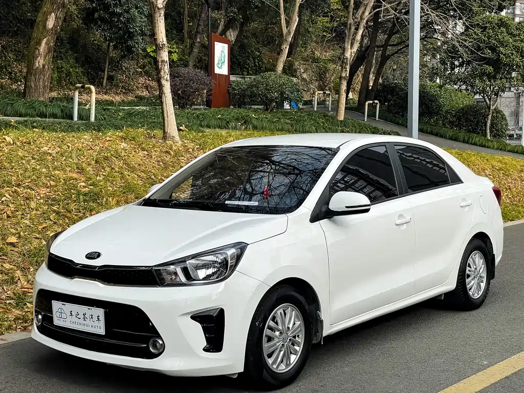 Kia Hyundai Avante 2017 1.4L Manual Smart Edition 2018 - thumbnail 2