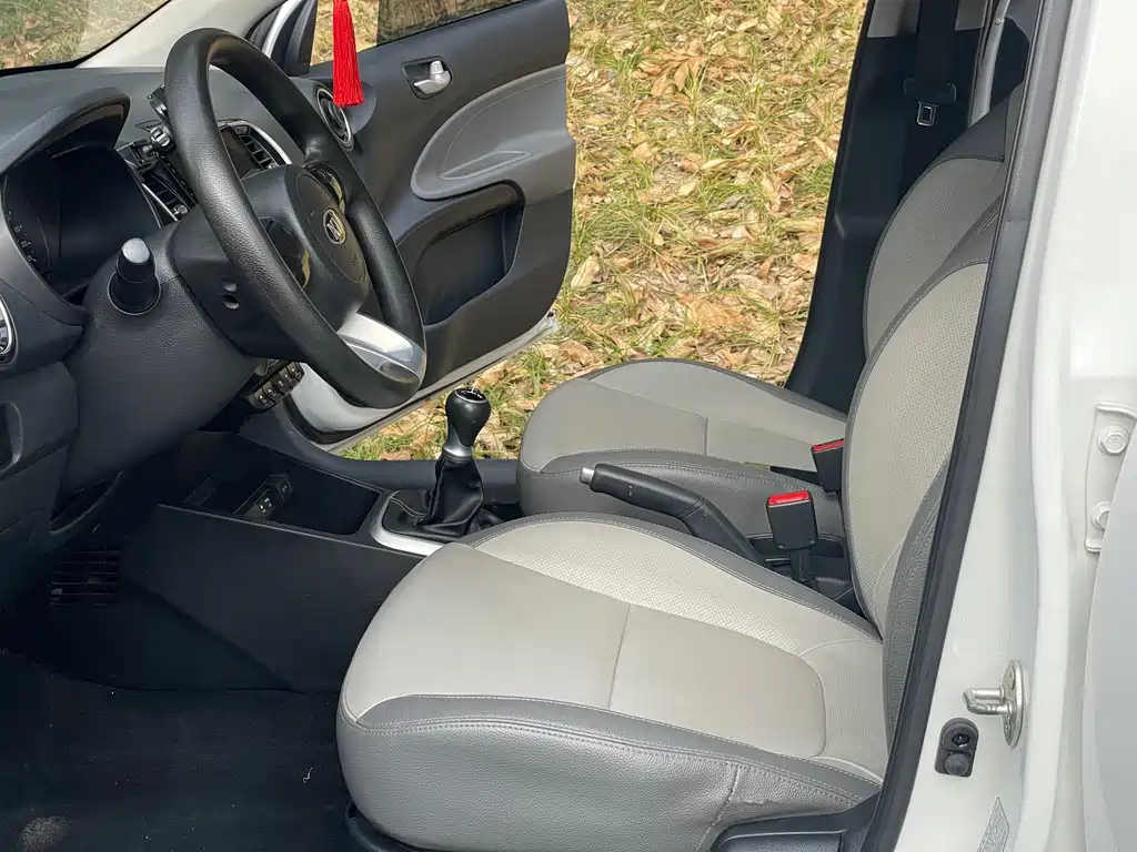Kia Hyundai Avante 2017 1.4L Manual Smart Edition 2018 - thumbnail 6