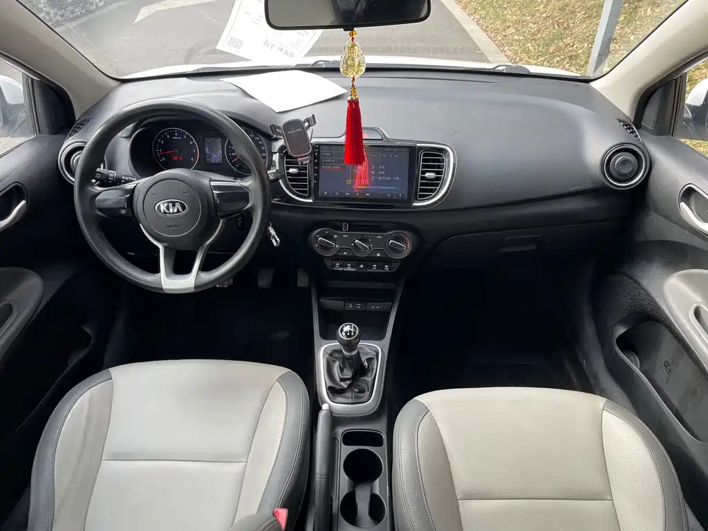 Kia Hyundai Avante 2017 1.4L Manual Smart Edition 2018 - thumbnail 10