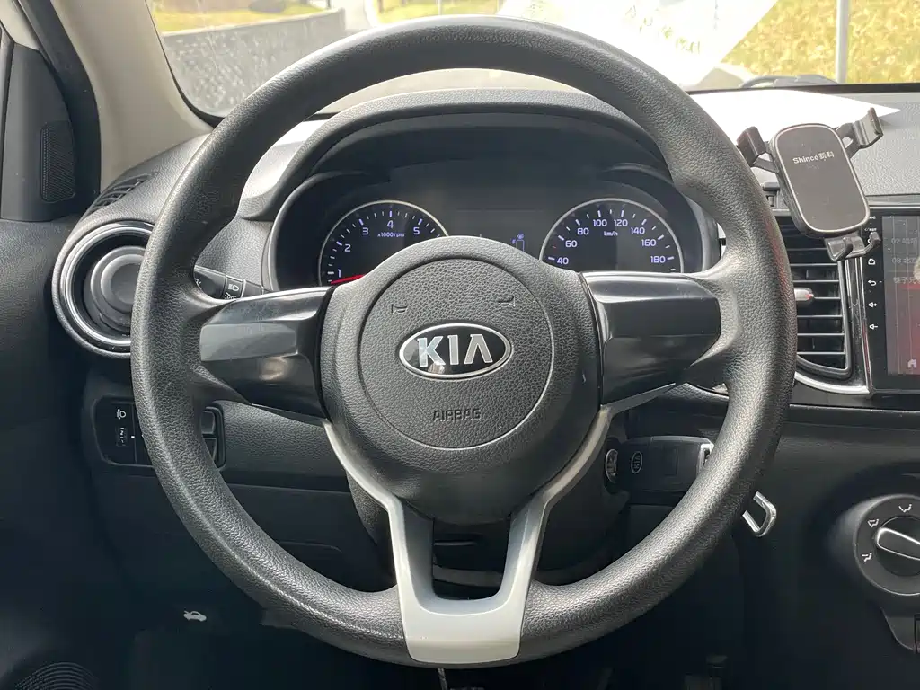 Kia Hyundai Avante 2017 1.4L Manual Smart Edition 2018 - thumbnail 11