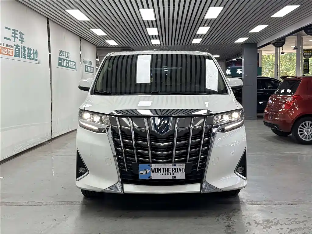 Toyota Alphard 2021 Model Hybrid 2.5L Luxury Version 2023 - thumbnail 2