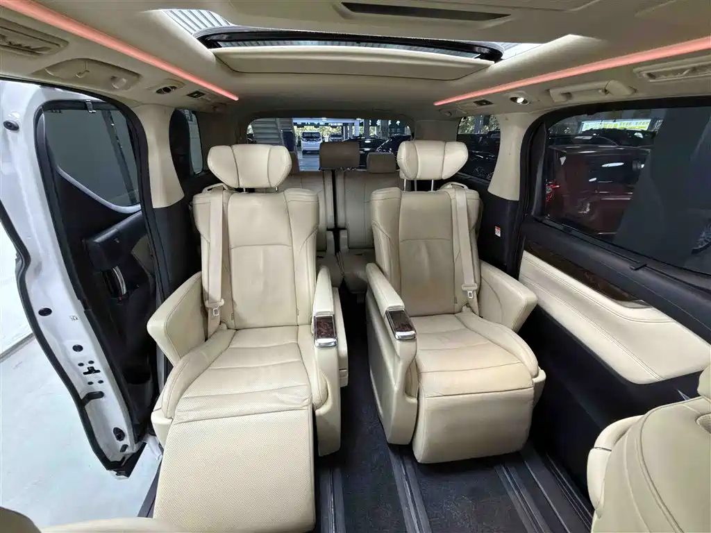 Toyota Alphard 2021 Model Hybrid 2.5L Luxury Version 2023 - thumbnail 11