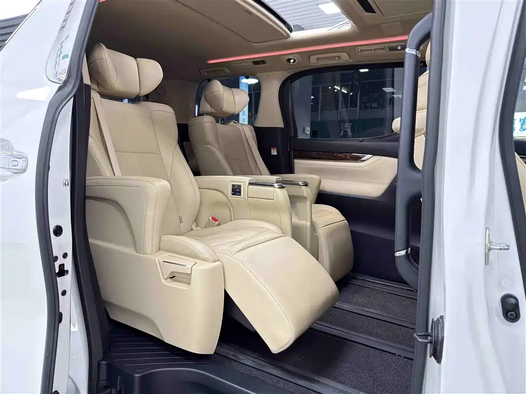 Toyota Alphard 2021 Model Hybrid 2.5L Luxury Version 2023 - thumbnail 16