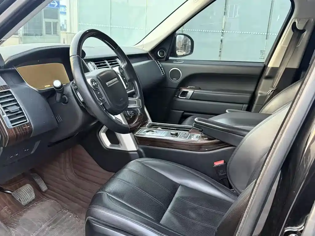 Land Rover Range Rover 2016 3.0 SC V6 Vogue Long Wheelbase 2018 - thumbnail 5