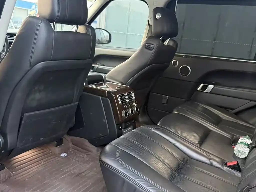 Land Rover Range Rover 2016 3.0 SC V6 Vogue Long Wheelbase 2018 - thumbnail 6