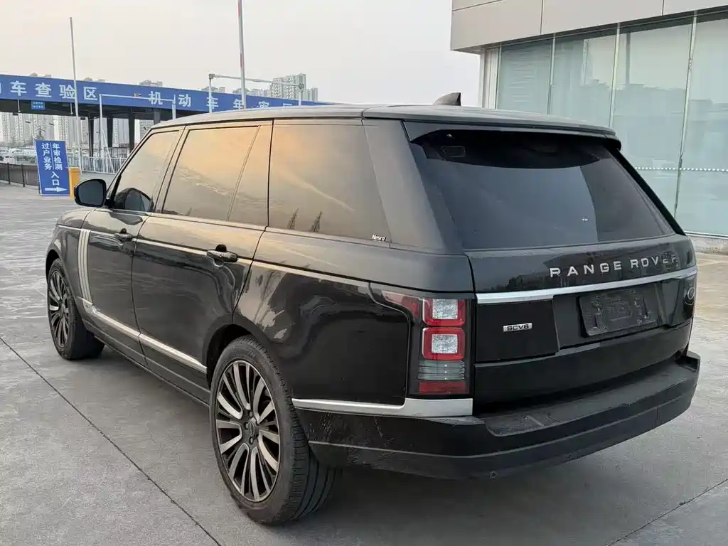 Land Rover Range Rover 2016 3.0 SC V6 Vogue Long Wheelbase 2018 - thumbnail 8