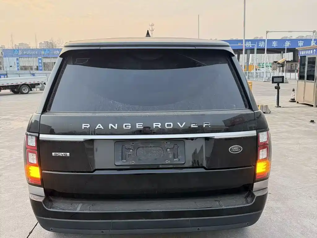 Land Rover Range Rover 2016 3.0 SC V6 Vogue Long Wheelbase 2018 - thumbnail 9