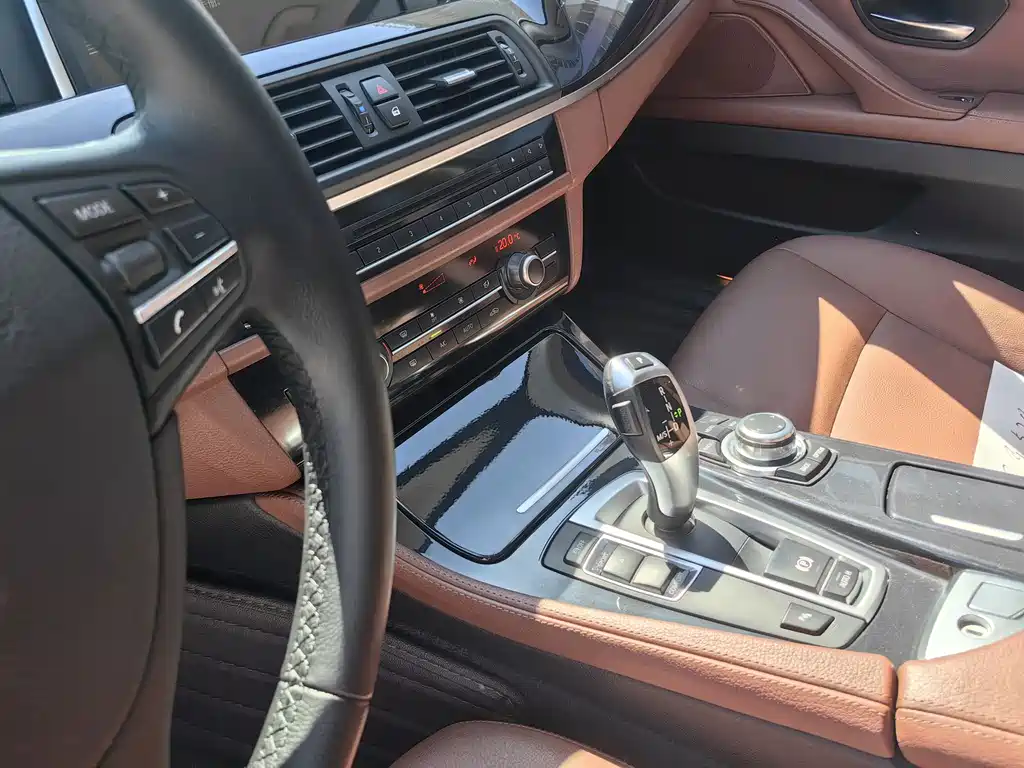 BMW BMW 5 Series Import 2014 520i Elegant Edition 2016 - thumbnail 6
