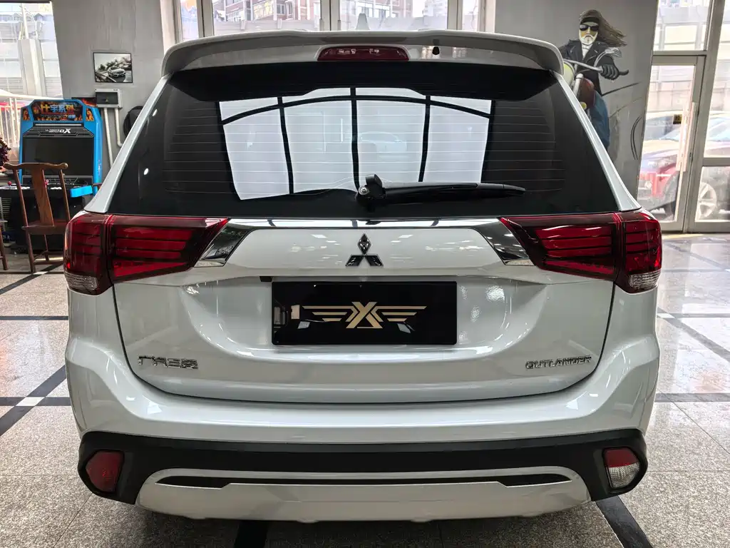 Mitsubishi Outlander 2020 2.0L 2WD Comfort Edition 5-seater 2021 - thumbnail 6