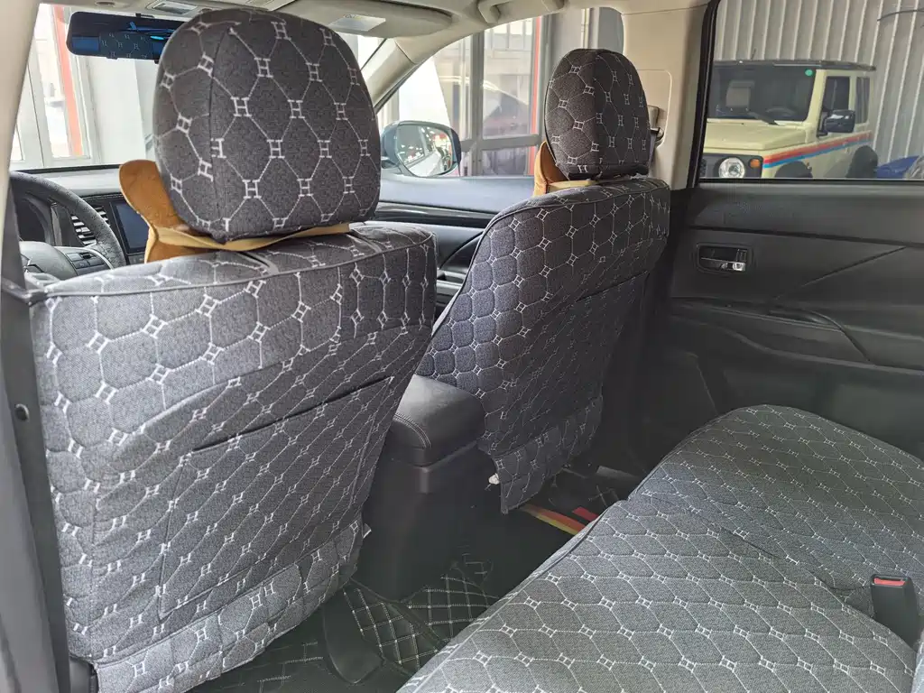 Mitsubishi Outlander 2020 2.0L 2WD Comfort Edition 5-seater 2021 - thumbnail 12