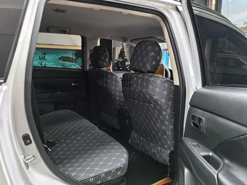 Mitsubishi Outlander 2020 2.0L 2WD Comfort Edition 5-seater 2021 - thumbnail 16