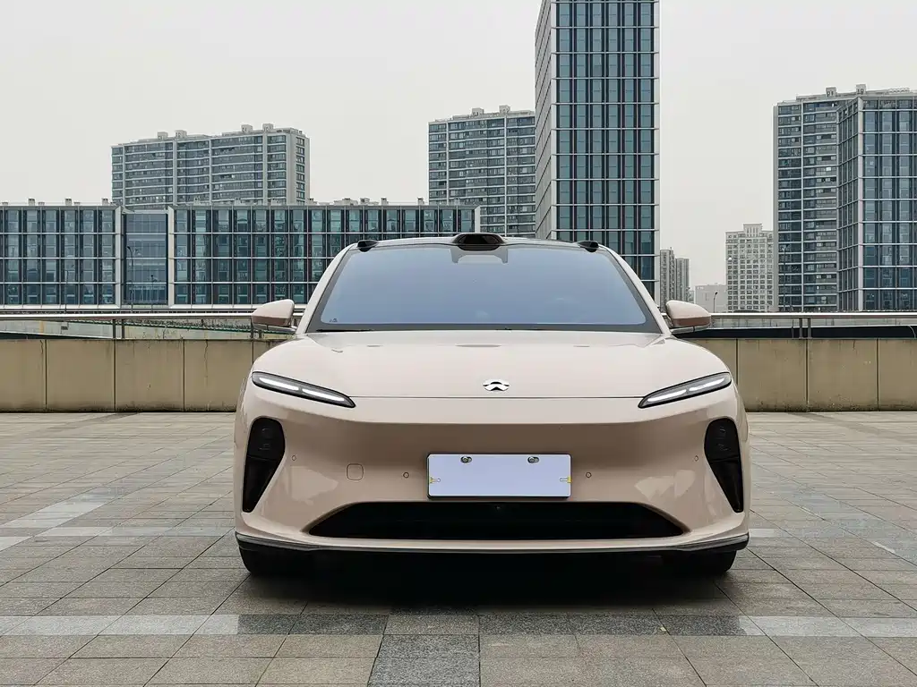 NIO NIO ET5 2022 75kWh 2023 - thumbnail 2