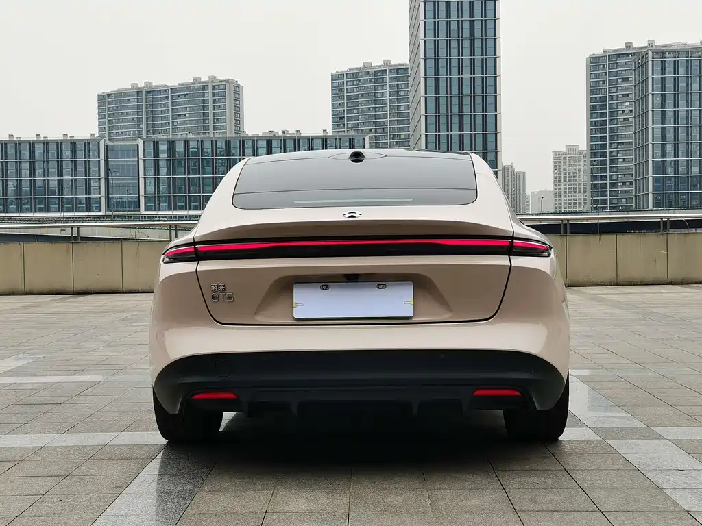 NIO NIO ET5 2022 75kWh 2023 - thumbnail 6