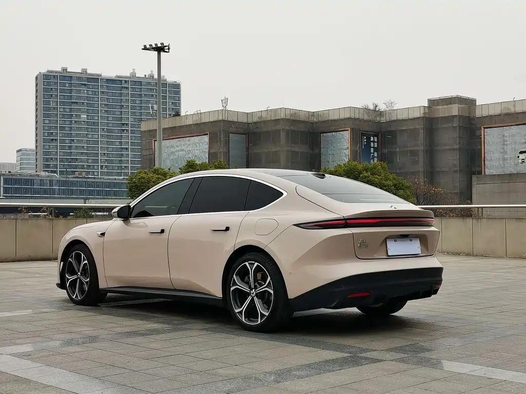 NIO NIO ET5 2022 75kWh 2023 - thumbnail 7