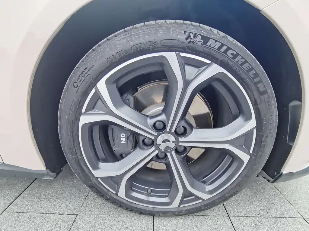 NIO NIO ET5 2022 75kWh 2023 - thumbnail 9