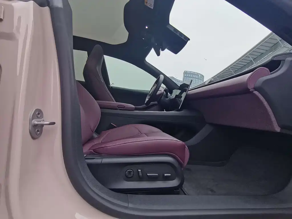 NIO NIO ET5 2022 75kWh 2023 - thumbnail 13