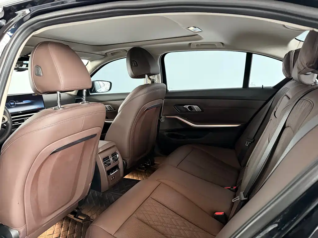 BMW BMW i3 2024 eDrive 35 L 2023 - thumbnail 9