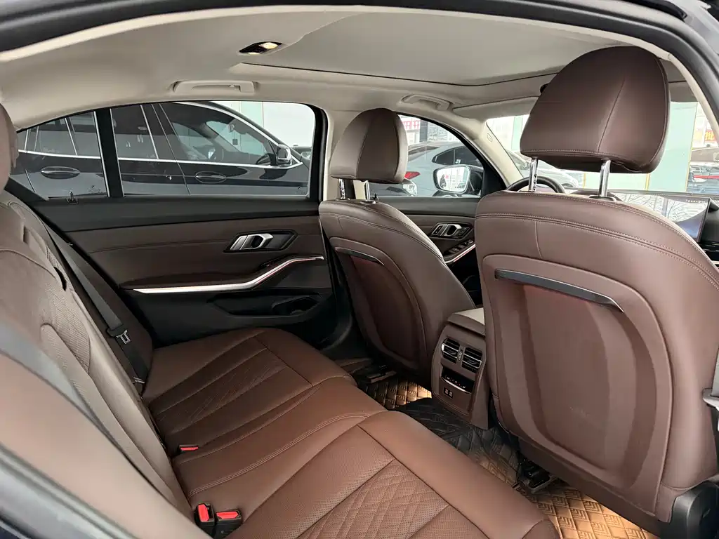 BMW BMW i3 2024 eDrive 35 L 2023 - thumbnail 14