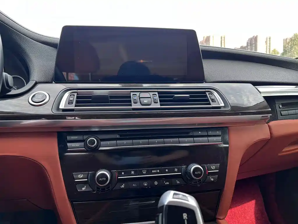 BMW BMW 7 Series 2011 740Li Steinway & Sons Limited Edition 2010 - thumbnail 13