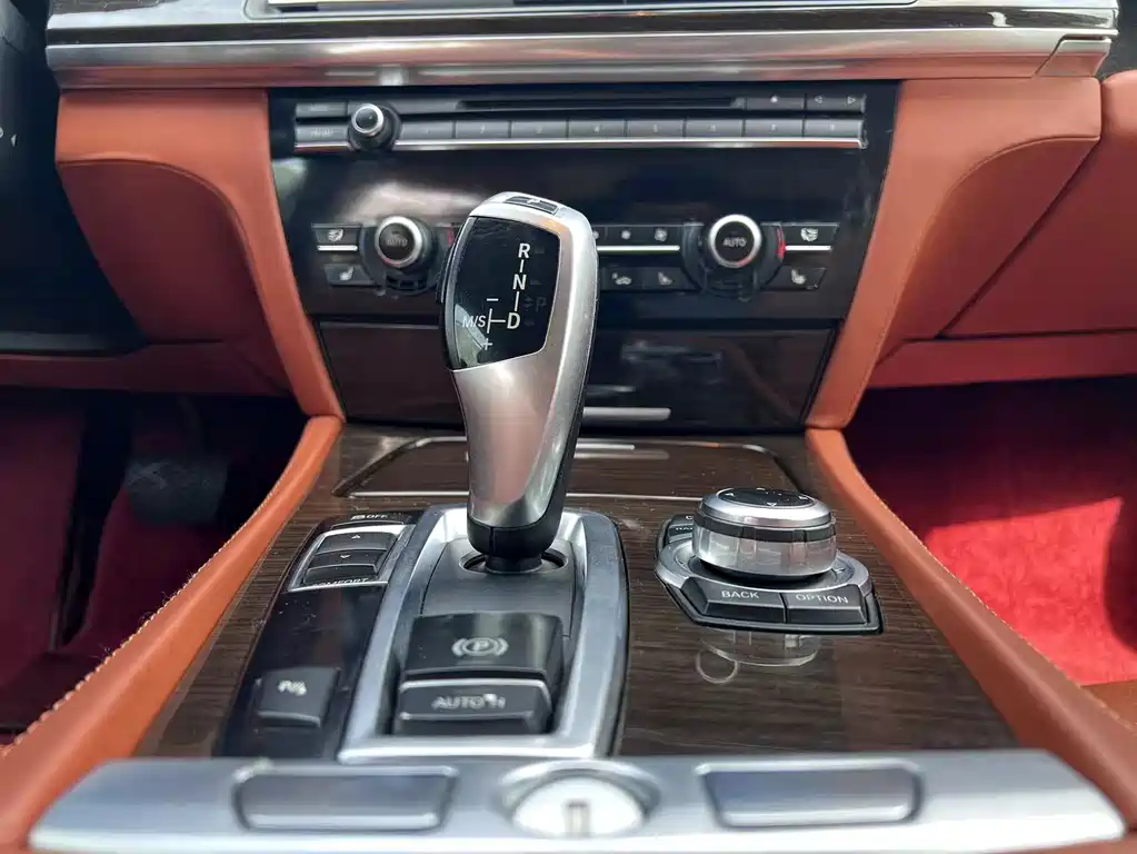 BMW BMW 7 Series 2011 740Li Steinway & Sons Limited Edition 2010 - thumbnail 14