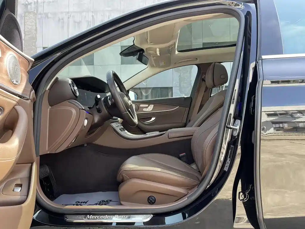 Mercedes-Benz Mercedes-Benz E-Class 2023 Model Year Facelift E 300 L Luxury Edition 2023 - thumbnail 4