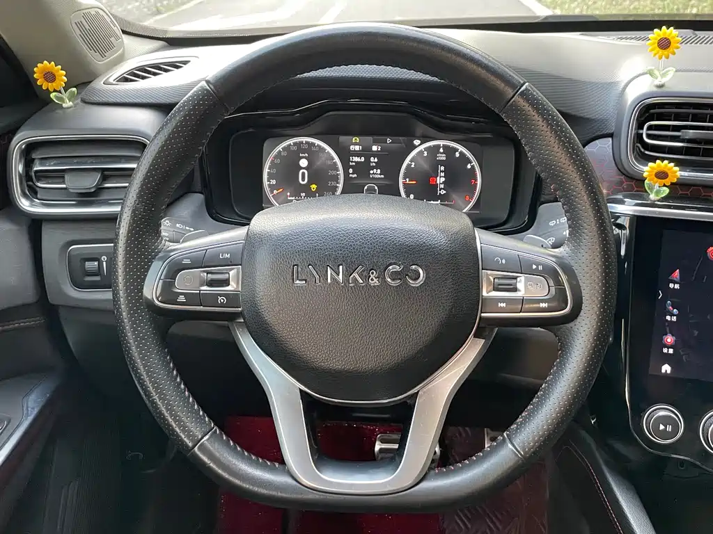 Lynk & Co Lynk & Co 02 2018 1.5T DCT FWD Pro Edition China V 2019 - thumbnail 11