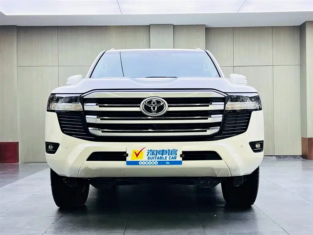 Toyota Land Cruiser (Imported) 2025 Model 4.0L Automatic 2025 - thumbnail 2