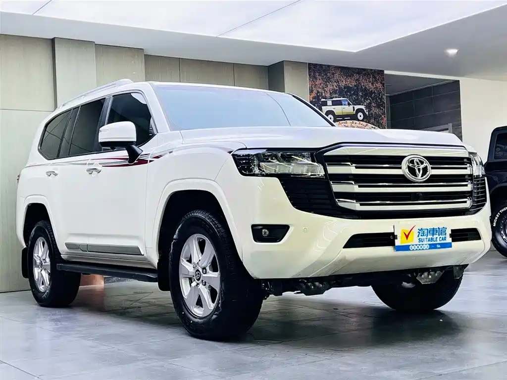 Toyota Land Cruiser (Imported) 2025 Model 4.0L Automatic 2025 - thumbnail 3