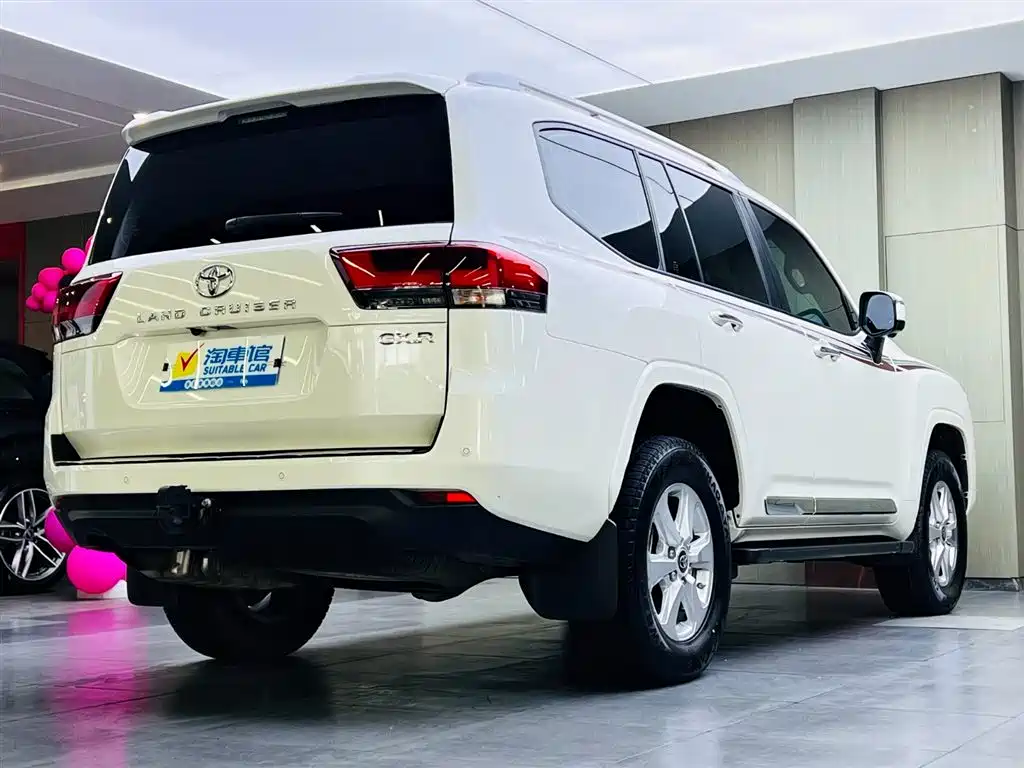 Toyota Land Cruiser (Imported) 2025 Model 4.0L Automatic 2025 - thumbnail 4