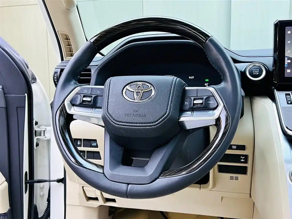 Toyota Land Cruiser (Imported) 2025 Model 4.0L Automatic 2025 - thumbnail 10