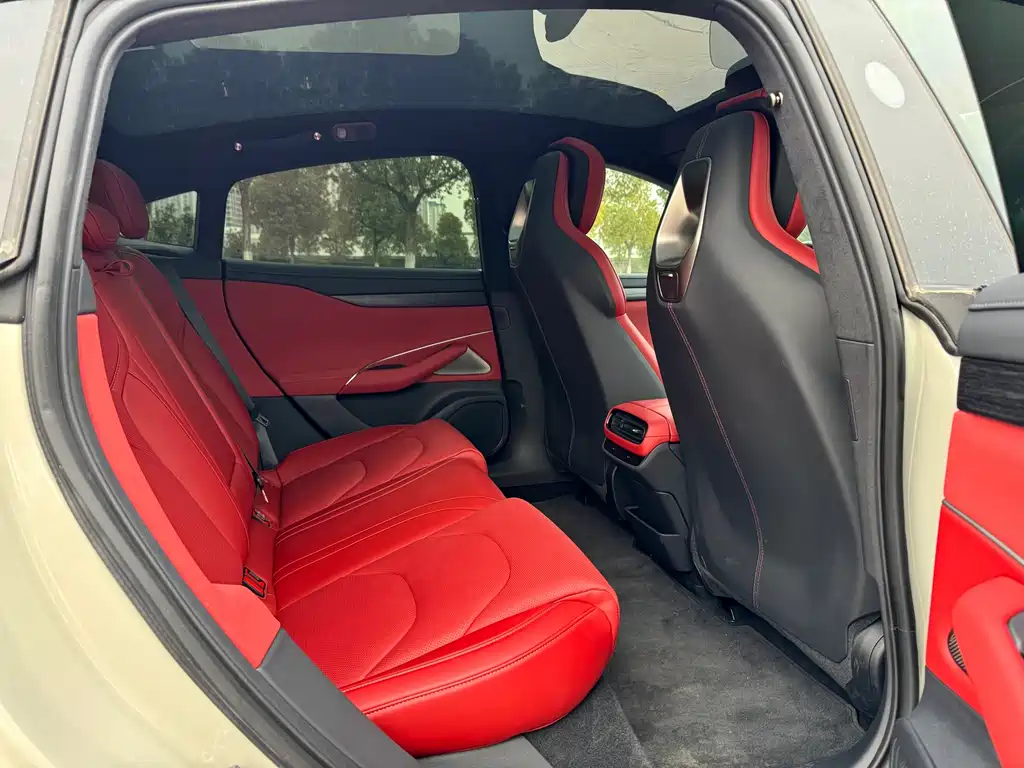Xiaomi Auto Xiaomi SU7 2024 AWD Ultra-Long Range High-End Intelligent Driving Max Edition 2024 - thumbnail 7