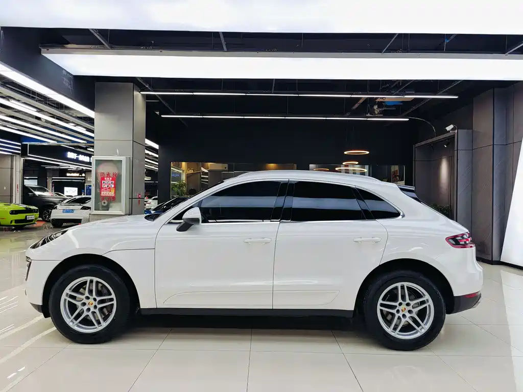 Porsche Porsche Macan 2016 Macan 2.0T 2016 - thumbnail 4