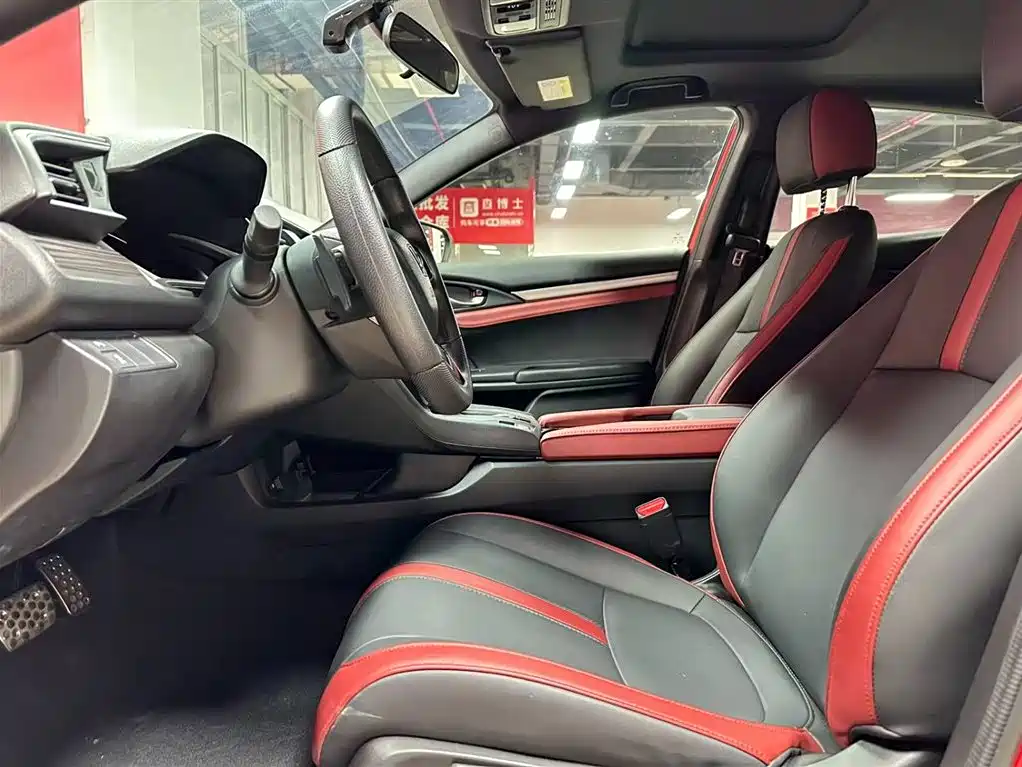 Honda Honda Civic 2021 Hatchback 220TURBO CVT潮酷控  Wait, let me correct that - "潮酷控" is not an internationally accepted model name. The proper international model name would be:  Honda Civic 2021 Hatchback 220TURBO CVT 2023 - thumbnail 7