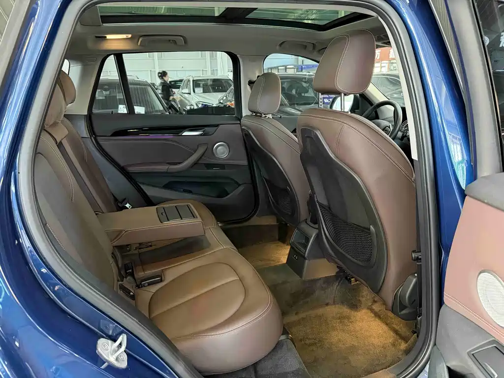 BMW BMW X1 2022 sDrive20Li Fashion Edition 2022 - thumbnail 15
