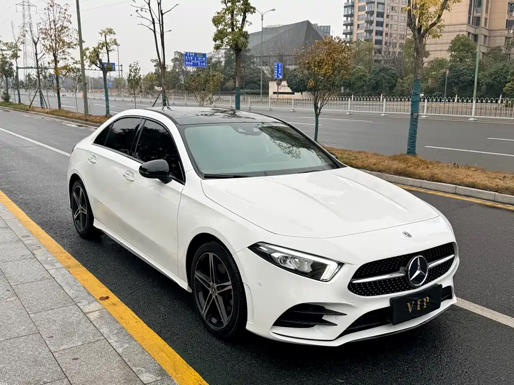 Mercedes-Benz Mercedes-Benz A-Class 2020 Facelift A 220 L 4MATIC Sport Sedan 2021 - thumbnail 3