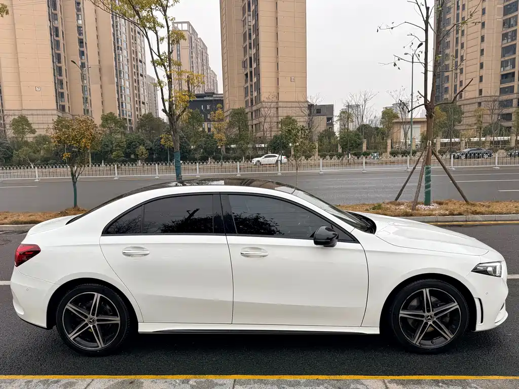 Mercedes-Benz Mercedes-Benz A-Class 2020 Facelift A 220 L 4MATIC Sport Sedan 2021 - thumbnail 10