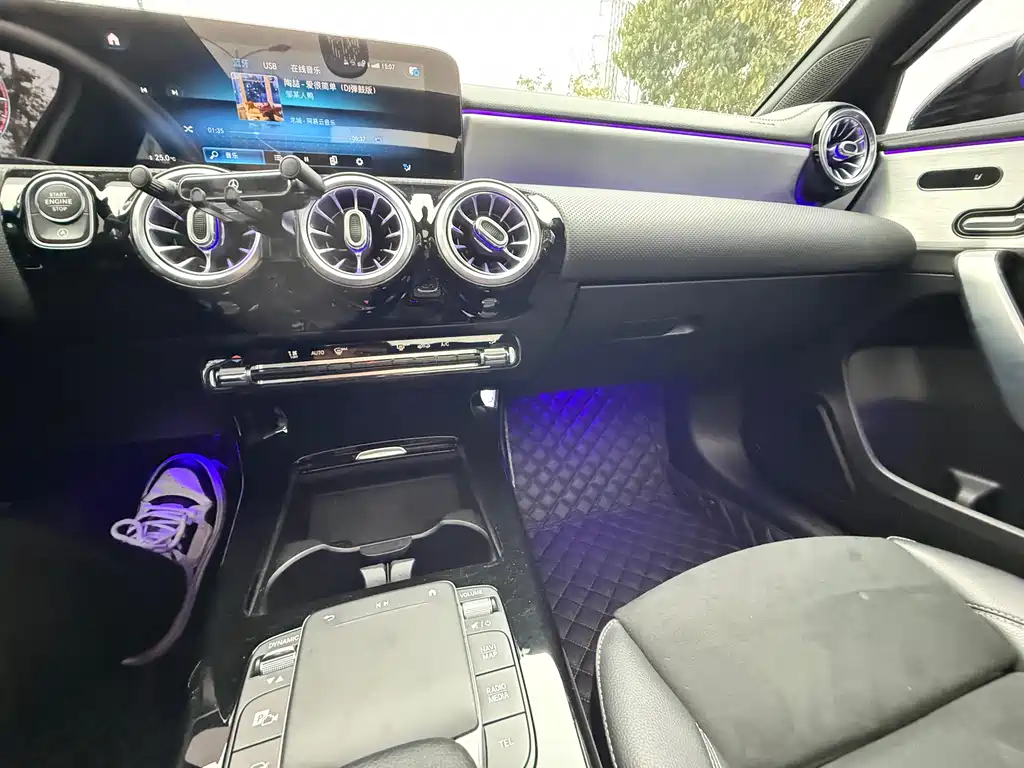 Mercedes-Benz Mercedes-Benz A-Class 2020 Facelift A 220 L 4MATIC Sport Sedan 2021 - thumbnail 18