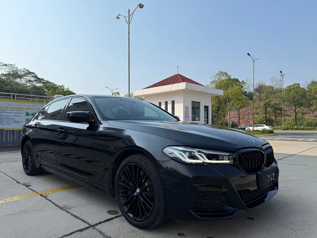 BMW BMW 5 Series 2022 Model Year Facelift 530Li Leading Type M Sport Package 2023 - thumbnail 3