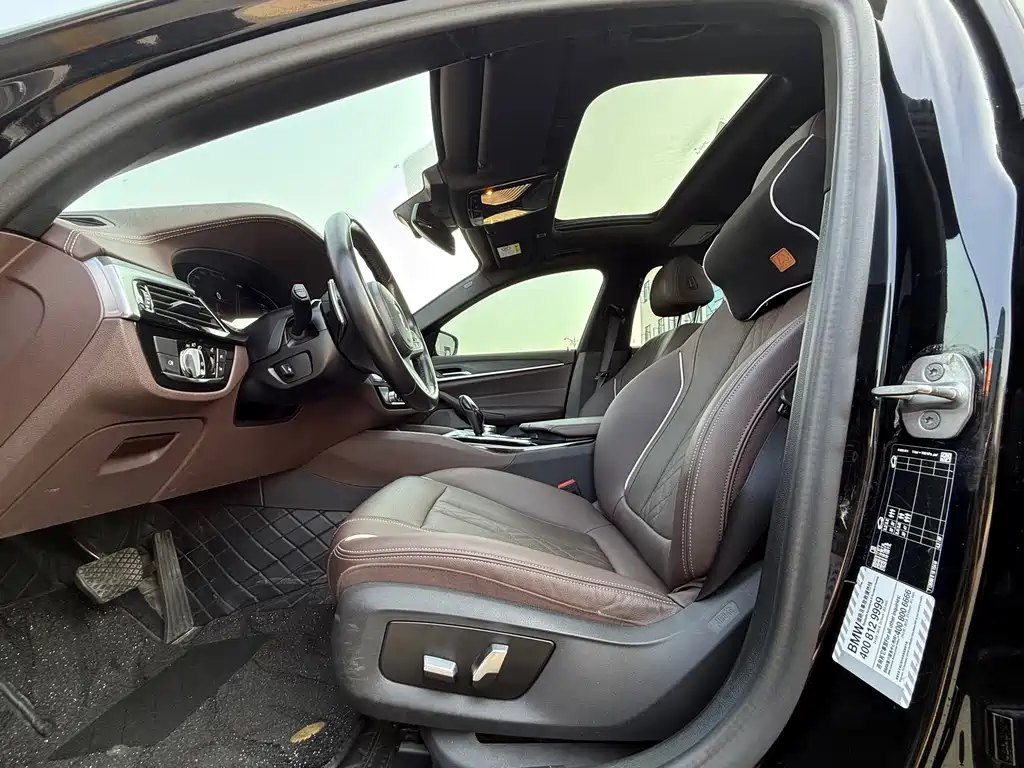 BMW BMW 5 Series 2022 Model Year Facelift 530Li Leading Type M Sport Package 2023 - thumbnail 4