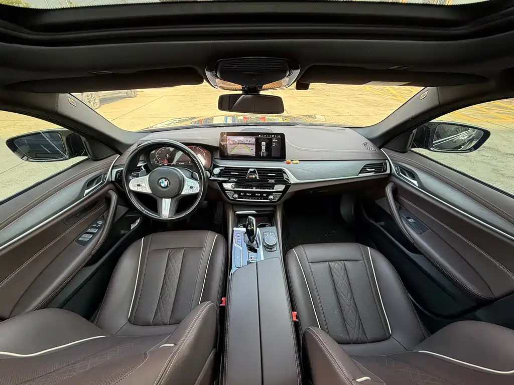 BMW BMW 5 Series 2022 Model Year Facelift 530Li Leading Type M Sport Package 2023 - thumbnail 5