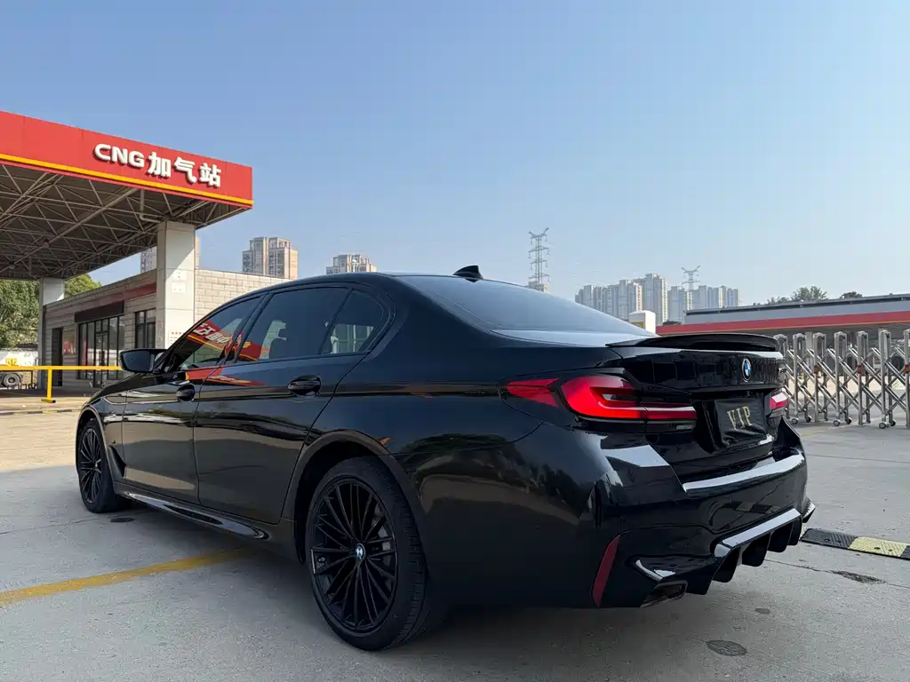 BMW BMW 5 Series 2022 Model Year Facelift 530Li Leading Type M Sport Package 2023 - thumbnail 9