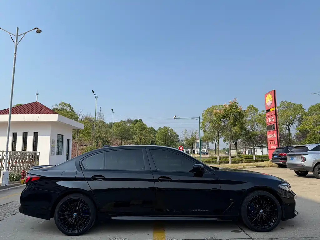 BMW BMW 5 Series 2022 Model Year Facelift 530Li Leading Type M Sport Package 2023 - thumbnail 10