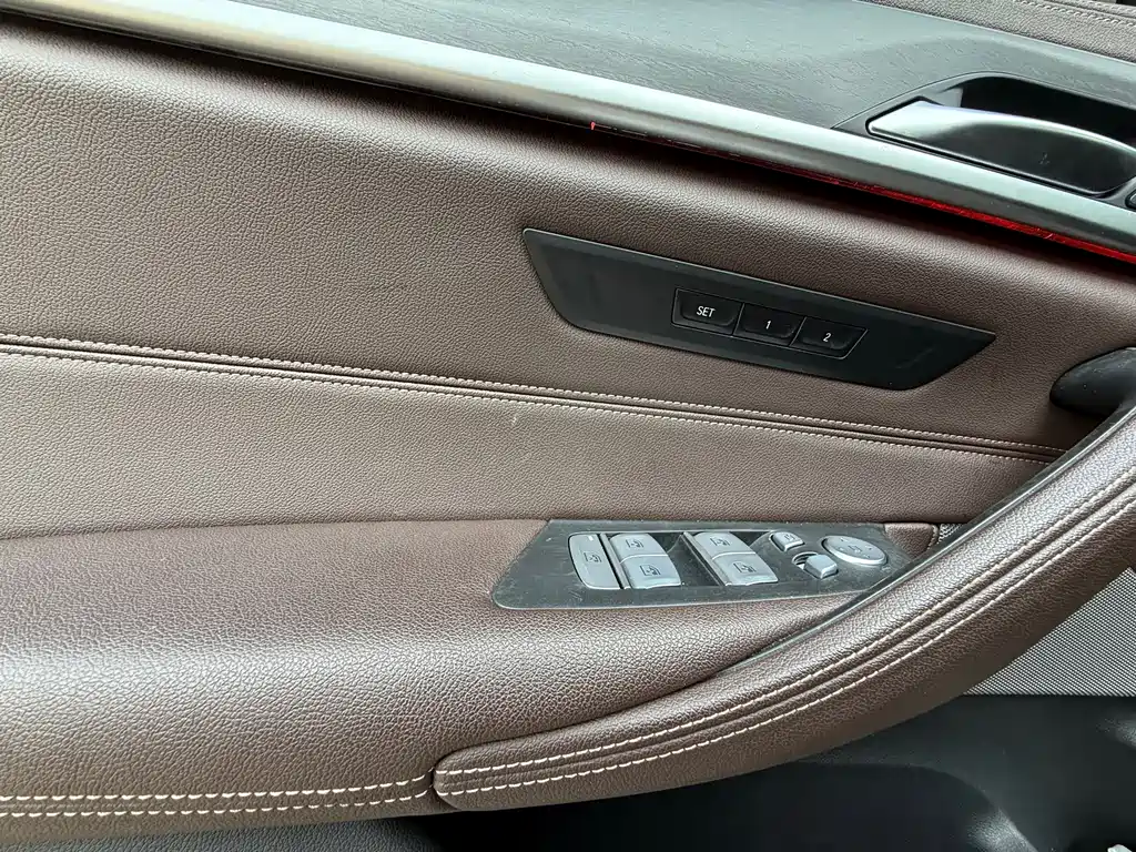 BMW BMW 5 Series 2022 Model Year Facelift 530Li Leading Type M Sport Package 2023 - thumbnail 11