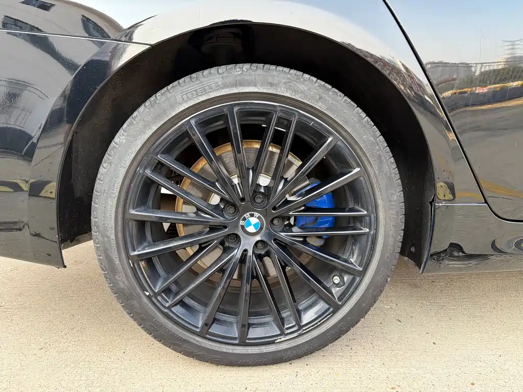 BMW BMW 5 Series 2022 Model Year Facelift 530Li Leading Type M Sport Package 2023 - thumbnail 12