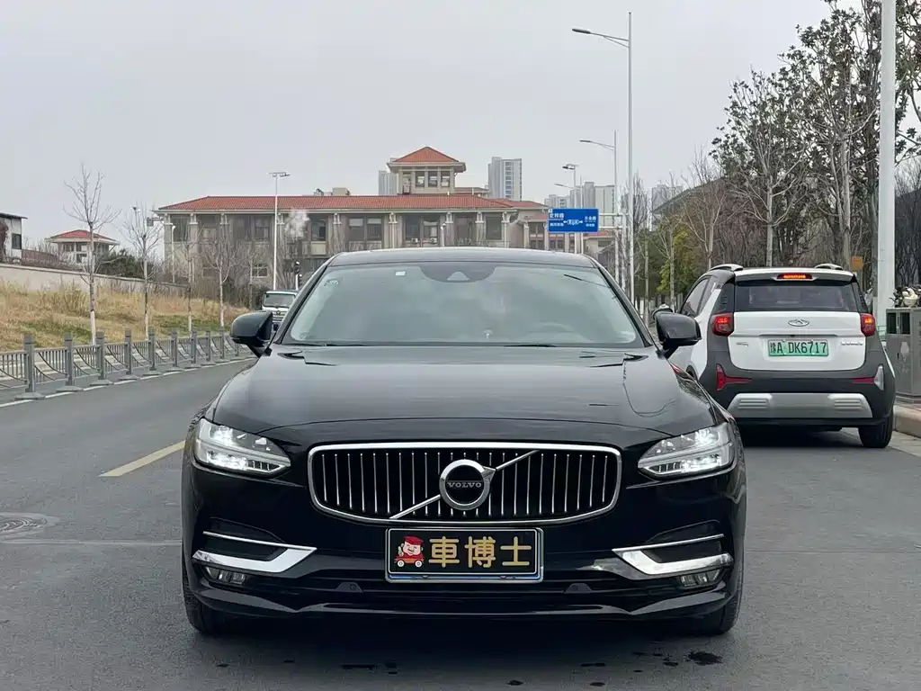 Volvo Volvo S90 2020 T5 Momentum Luxury Edition 2019 - thumbnail 2