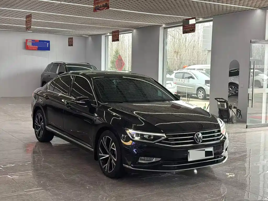Volkswagen Magotan 2020 330TSI DSG Luxury Edition 2021 - thumbnail 3
