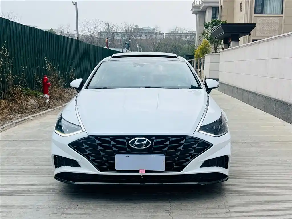 Hyundai Sonata 2022 270T GDi DCT 20th Anniversary Edition 2021 - thumbnail 2